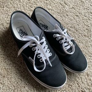 Black vans authentic low top women’s size 8
